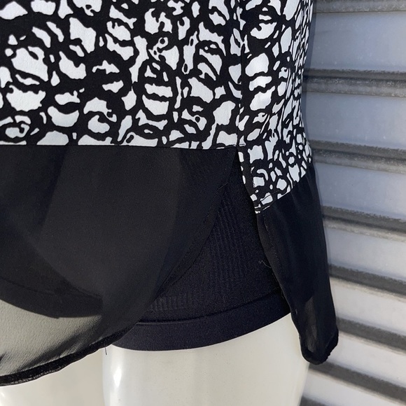 BCBG Black And White Sheer Tank Top Size M - Picture 4 of 7